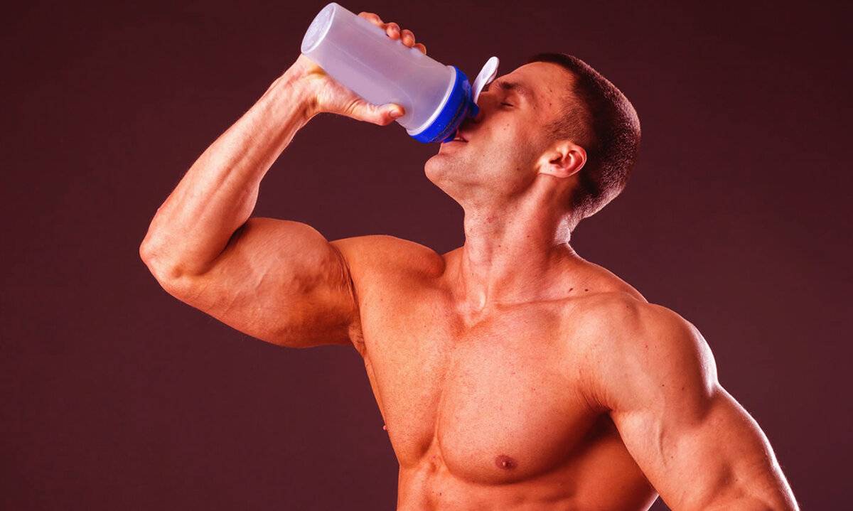 Протеин после 50. Мышечная масса у мужчин. Протеиновый коктейль перед пробежкой. Польза от протеина после тренировки. Можно ли пить протеин с соком.