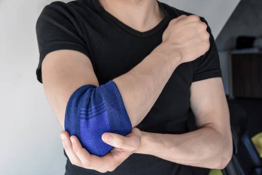 Боль в руке от плеча до локтя | причины почему болит рука, диагностика и лечение