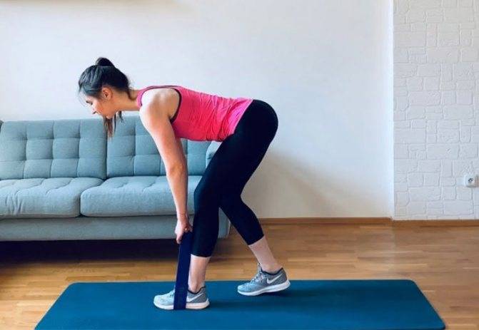 Румынская становая тяга со штангой: техника выполнения упражнения